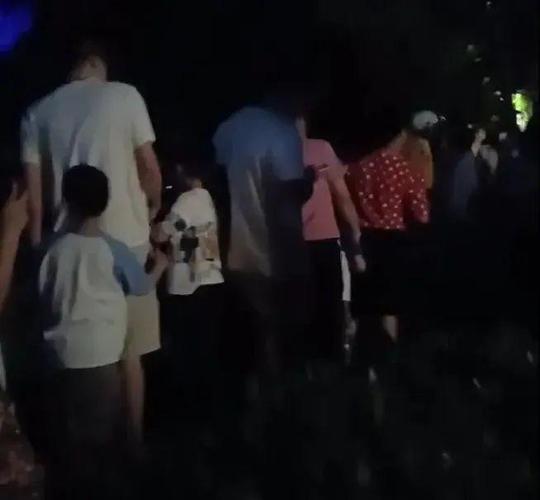澳门资料百科:骑手与狗禁止入内