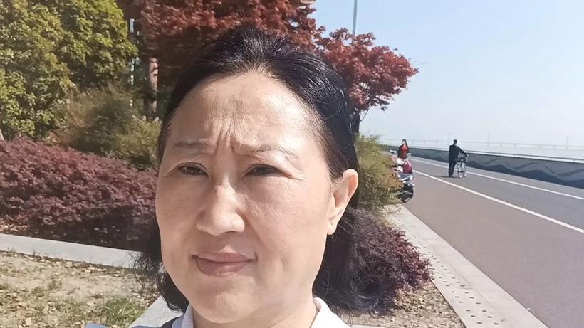 新澳2025年最新版资料柳媚花明:养3弟妹女生遭堵门